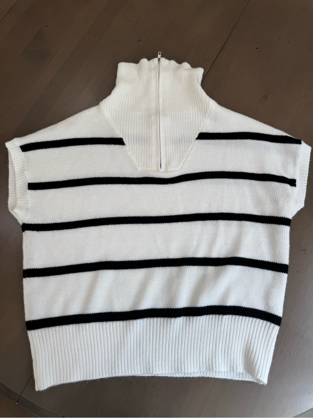 Amazon White & Black Striped Zip Mock-Neck Sweater Vest